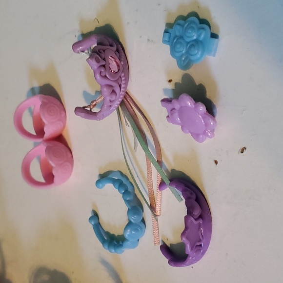 Set of 5 My Little Ponies and excessories - Picture 2 of 8